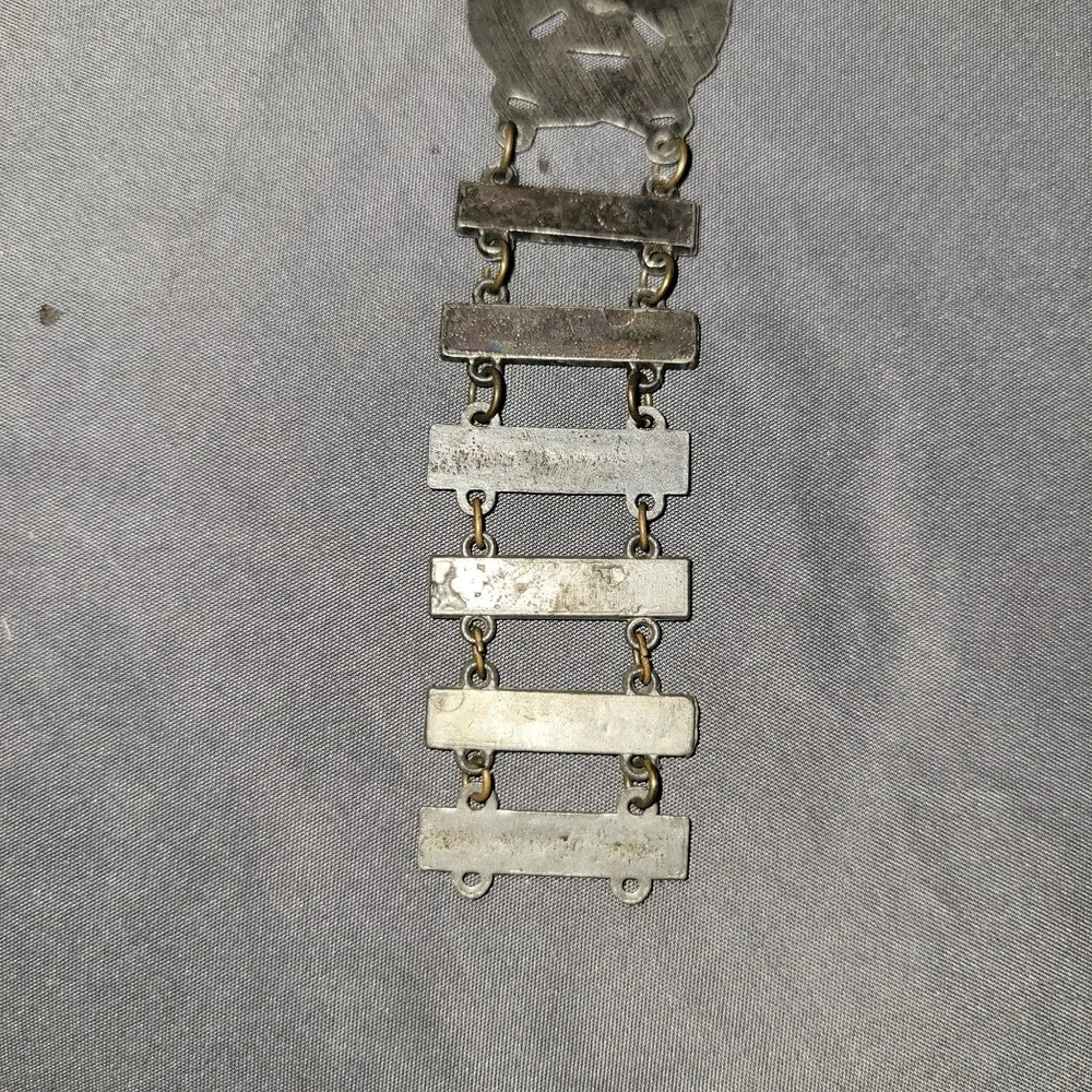 Vtg U.S. Army WW II Expert Marksmanship Rifle Bayonet Badge
